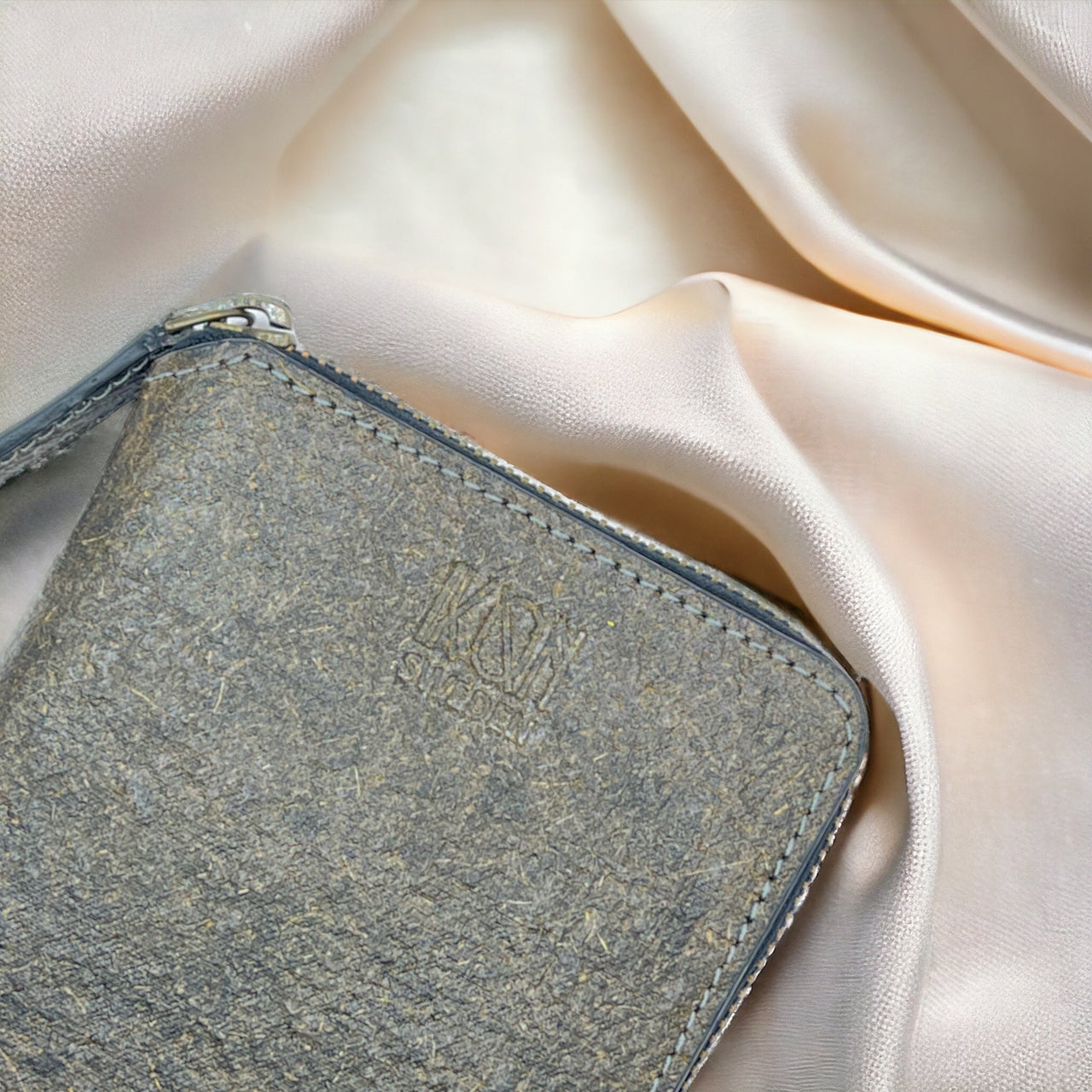 Kochi | Coconut Leather Small Zip Wallet - Ash Grey-2
