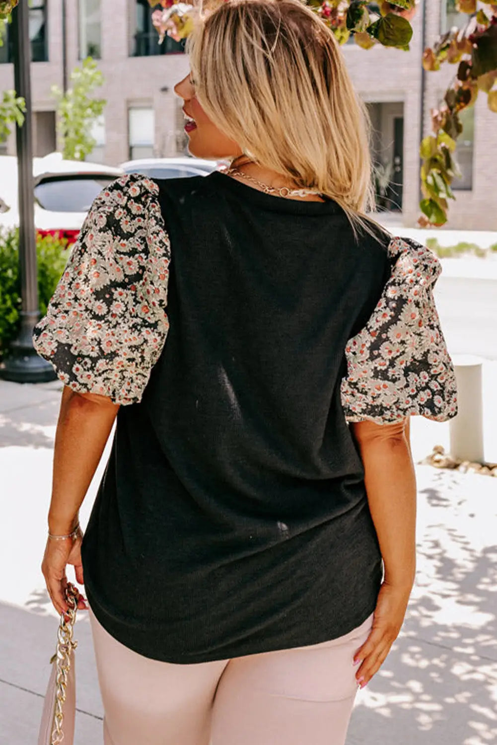 Black Daisy Printed Short Bubble Sleeve Plus Size Tunic Top-1