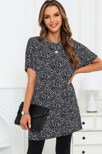 Thumbnail for Black Leopard Print Side Pockets Tunic Top-0