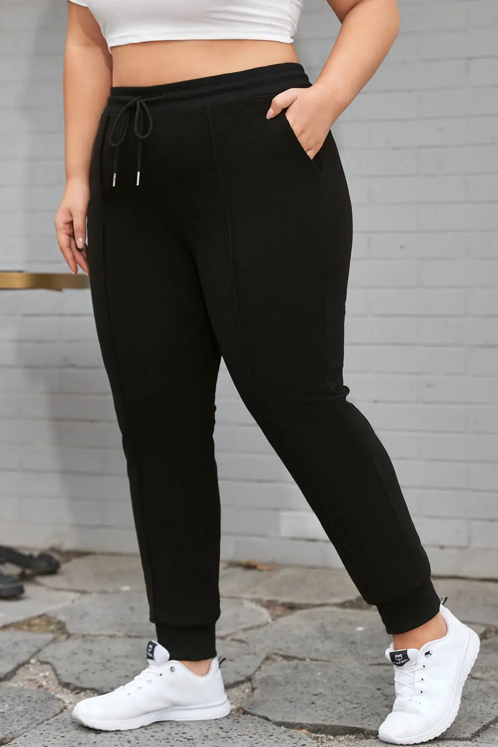 Black Plus Size Textured Exposed Seam Drawstring Jogger Pants-2