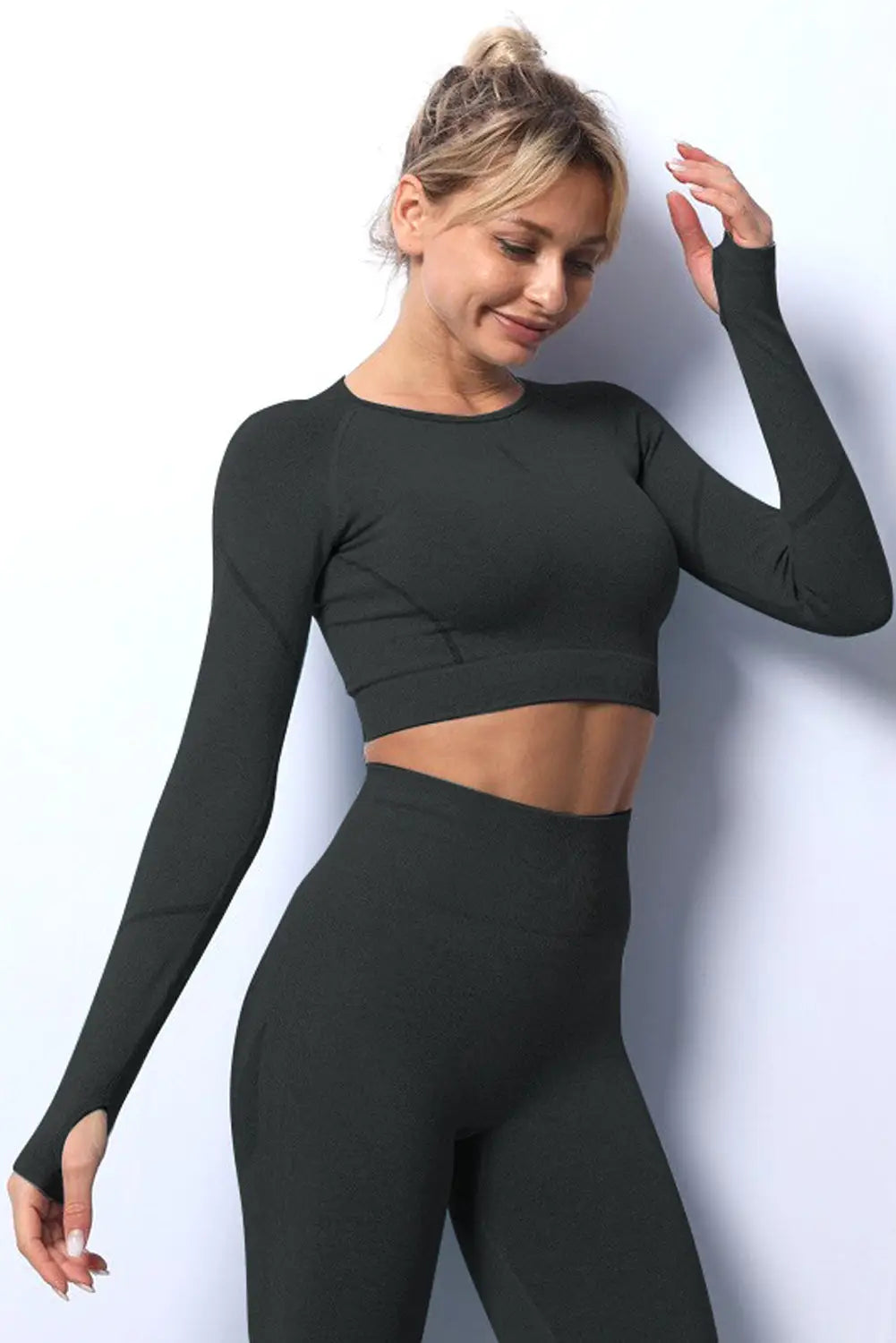 Black Solid Color Long Sleeve Yoga Crop Top-1