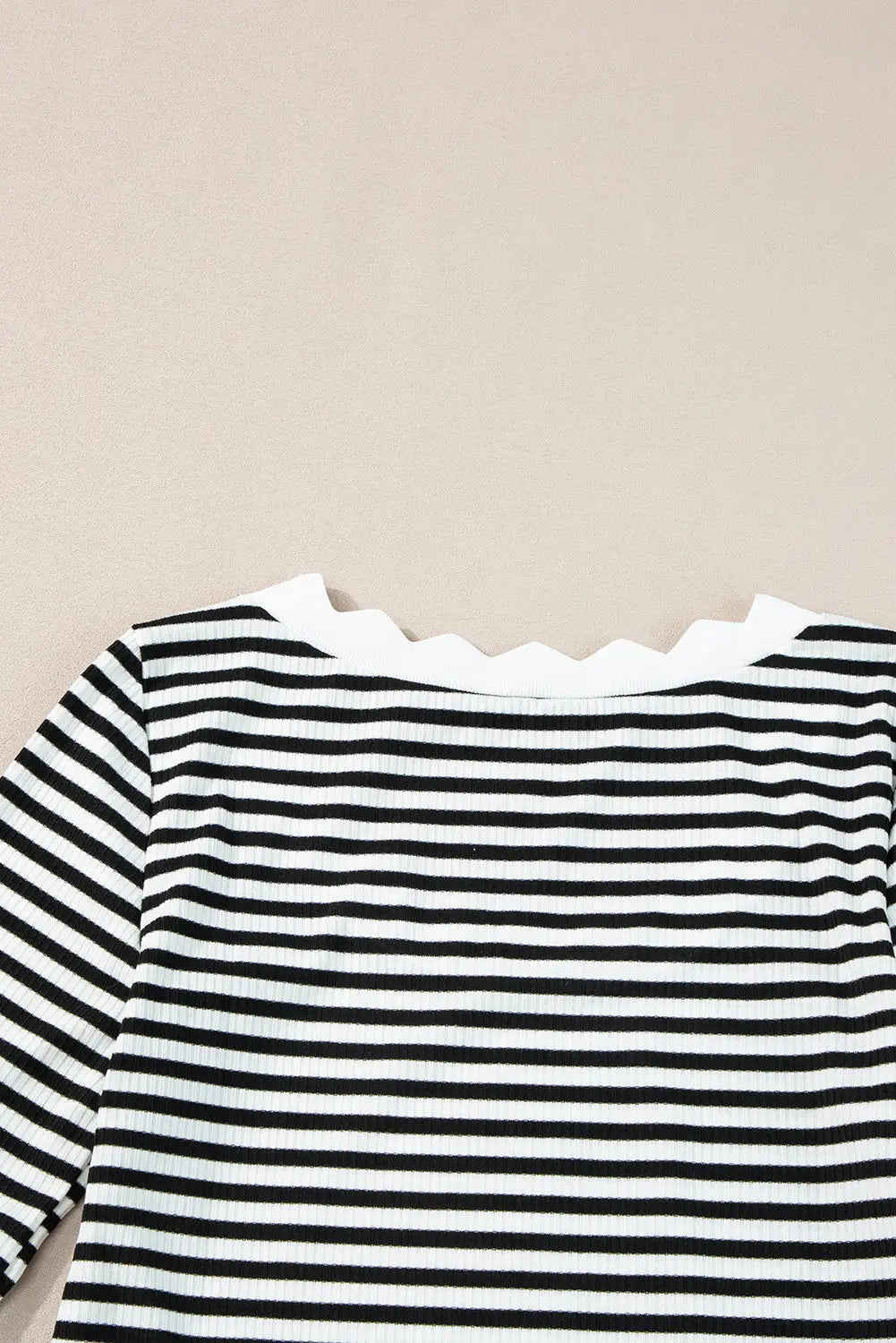 Black Striped Contrast Scallop Trim Half Sleeve T-shirt-9