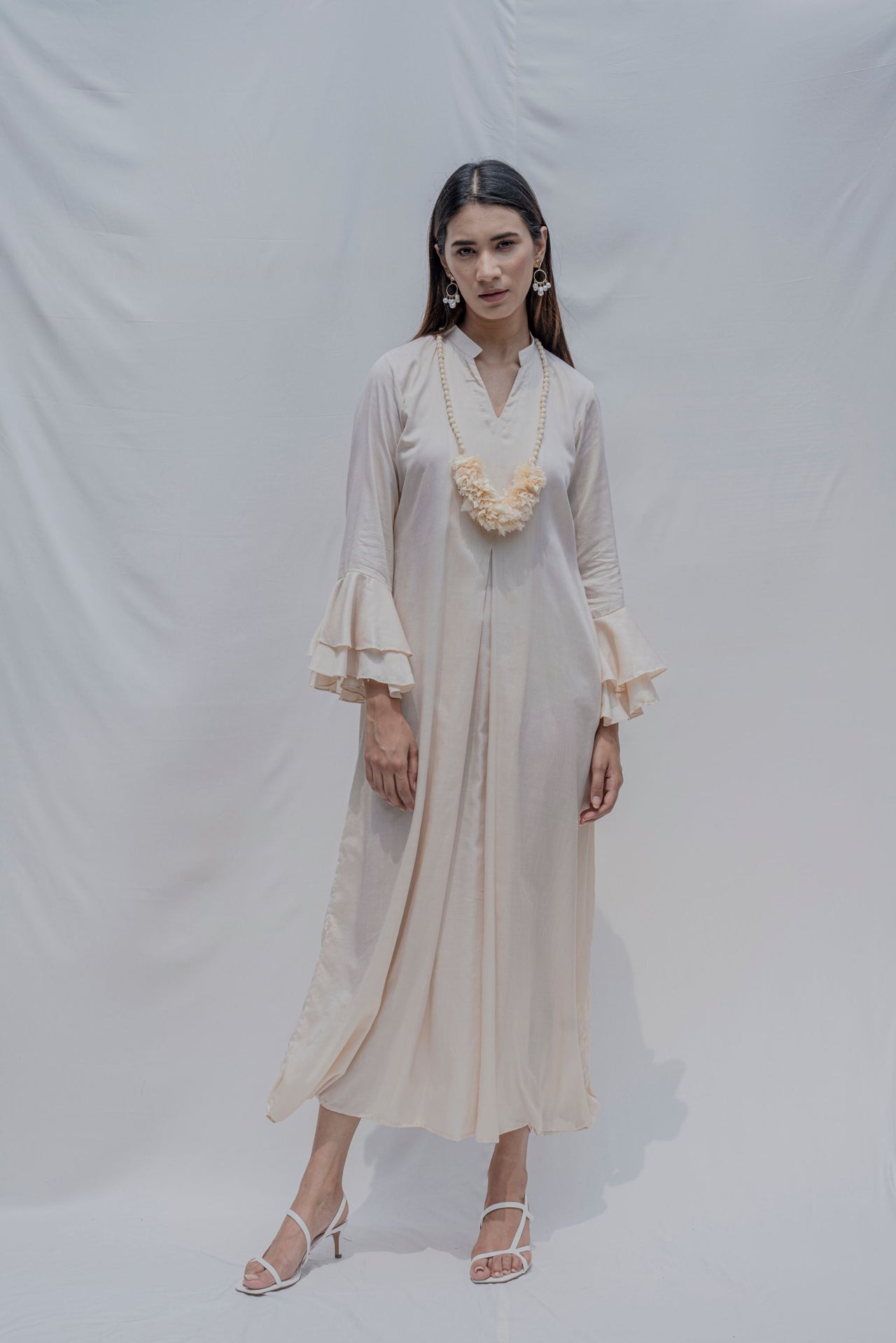 Front Pleated dress with bell sleeves in Off-white